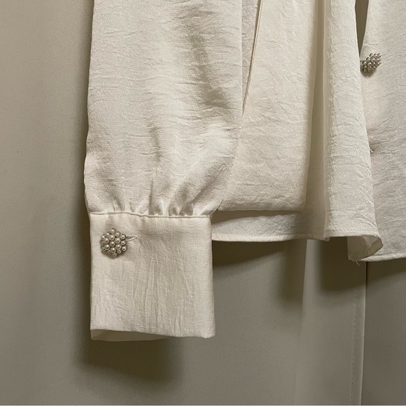 Silk blouse with pearl detail - Picture 4 of 4